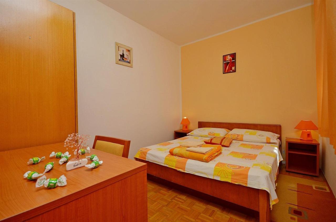 Apartment And Room Ivica Vodice Luaran gambar