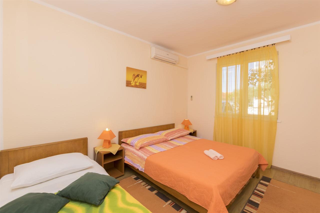 Apartment And Room Ivica Vodice Luaran gambar